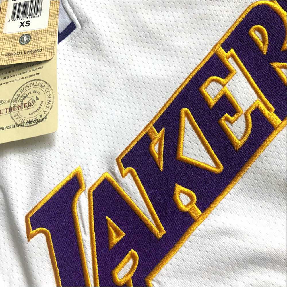 Men's Los Angeles Lakers Kobe Bryant #24 Throwback White 2009-10 Hardwood Classics Jersey-Pro Kit Vault | Brand New 26/27 Sports Jerseys